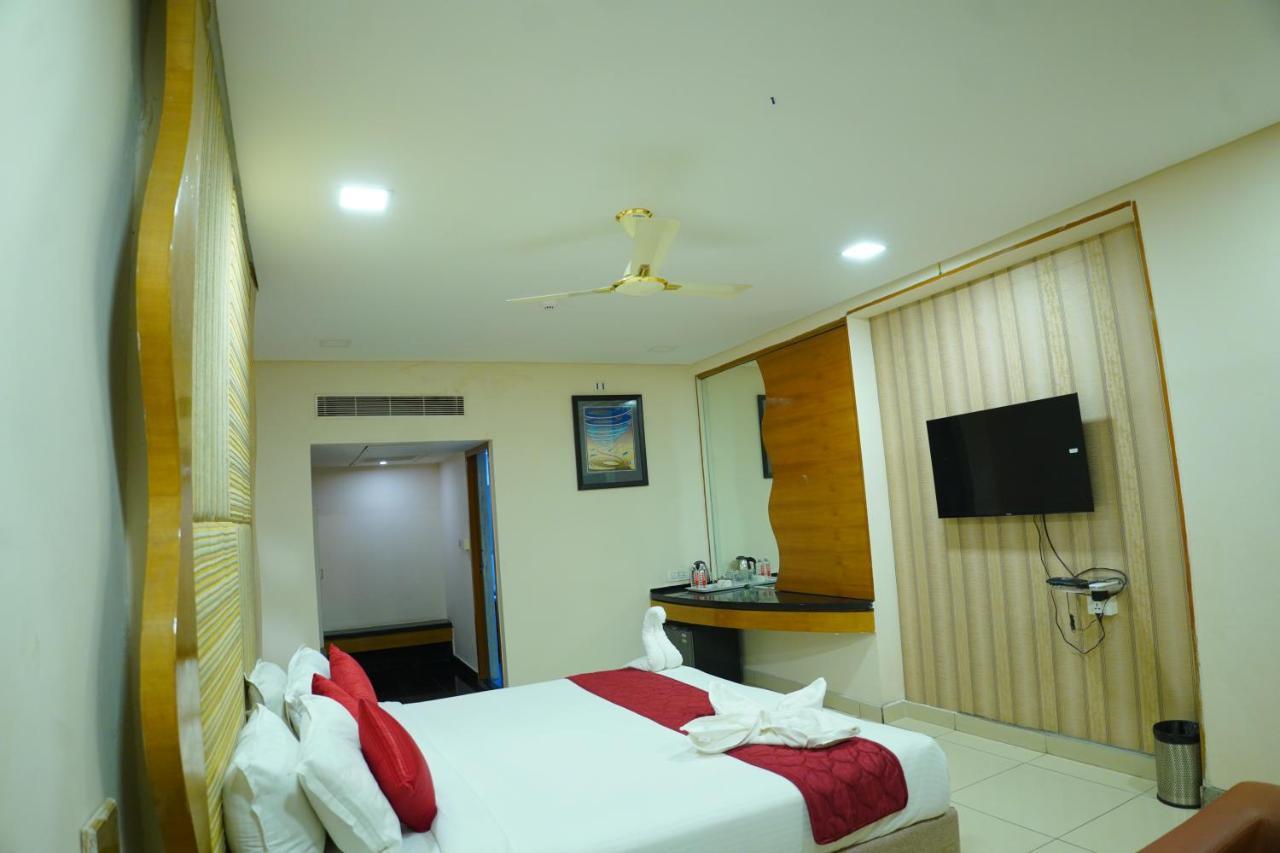 Hotel Grand Nagarjuna By Konark Hotels Гунтур Экстерьер фото