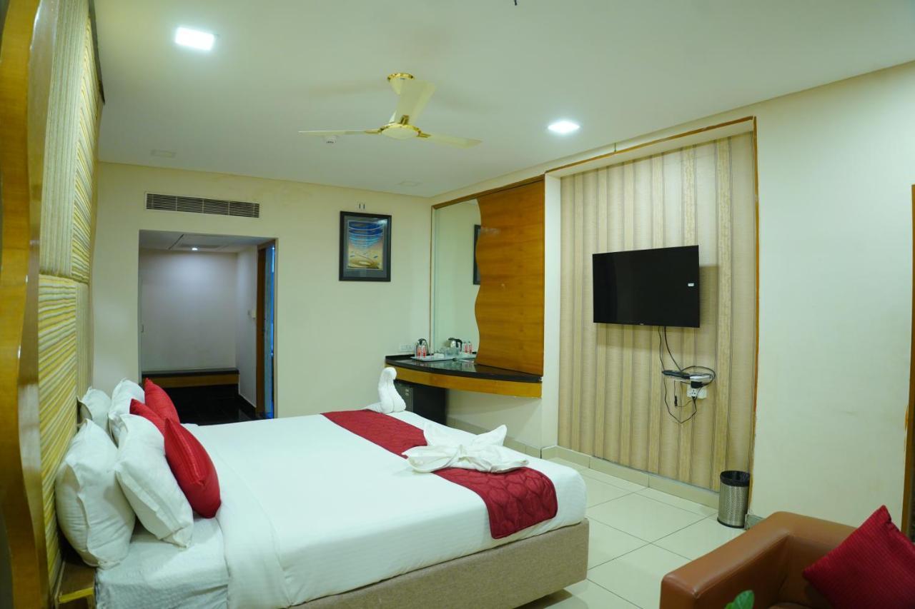 Hotel Grand Nagarjuna By Konark Hotels Гунтур Экстерьер фото